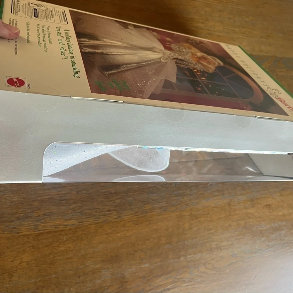 NIB Barbie Special Edition Doll 1992 in Silver Sparkling Gown